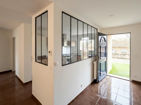 Intérieur d'un bureau dans une imprimerie